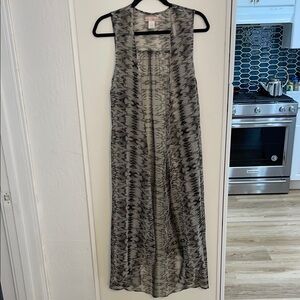 Band of Gypsies Sleeveless Black and Gray Patterned Sheer Long Vest | S/M